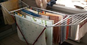 drying-clothes-indoors_940x490